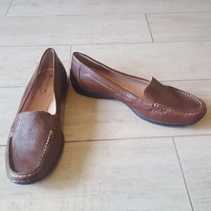 *LIKE NEW* Naturalizer Loafers